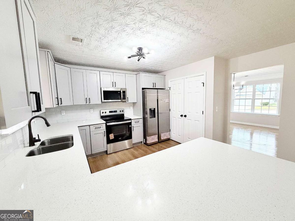 227 Millstone Drive Property Photo 6