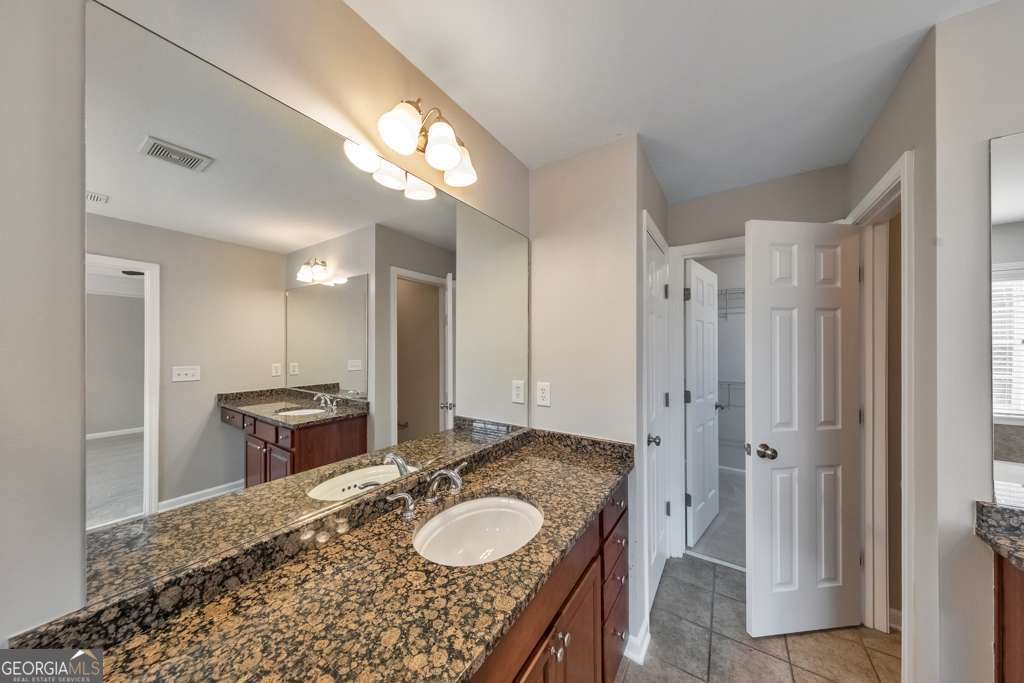 3363 Cumberland Club Drive # 16 Property Photo 25