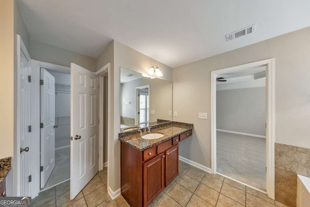 3363 Cumberland Club Drive # 16 Property Photo 26