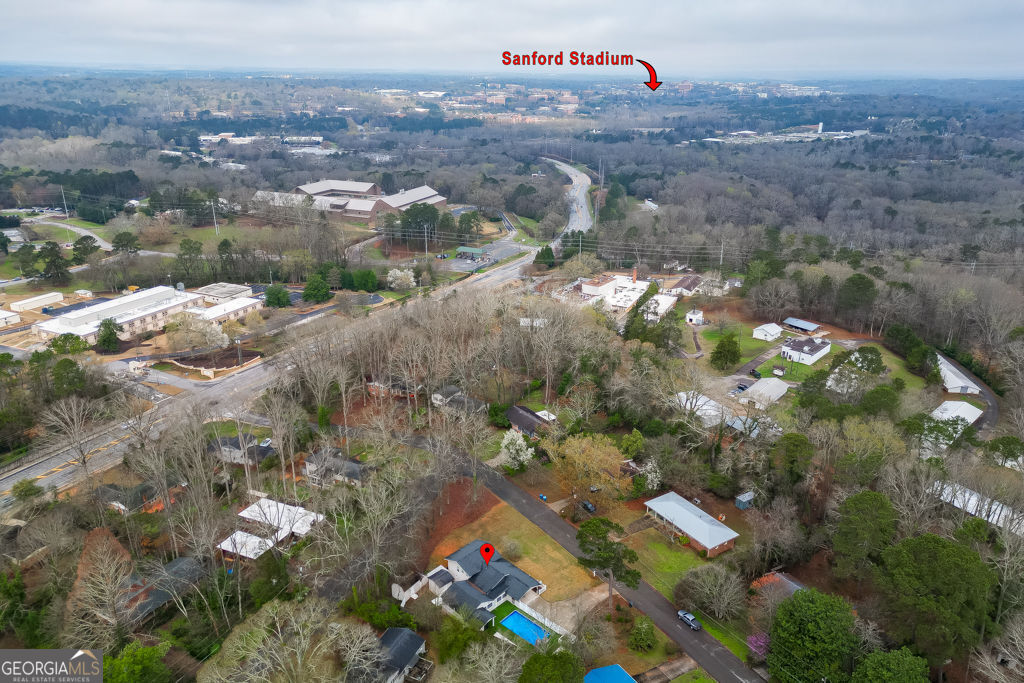 206 College Circle Property Photo 3