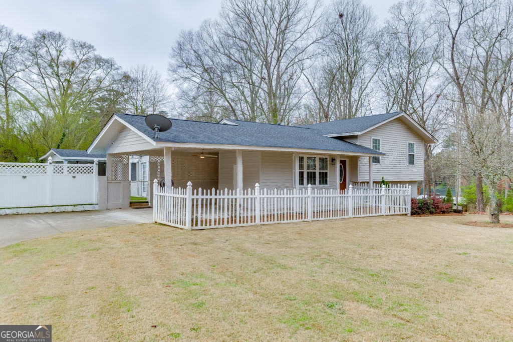 206 College Circle Property Photo 5