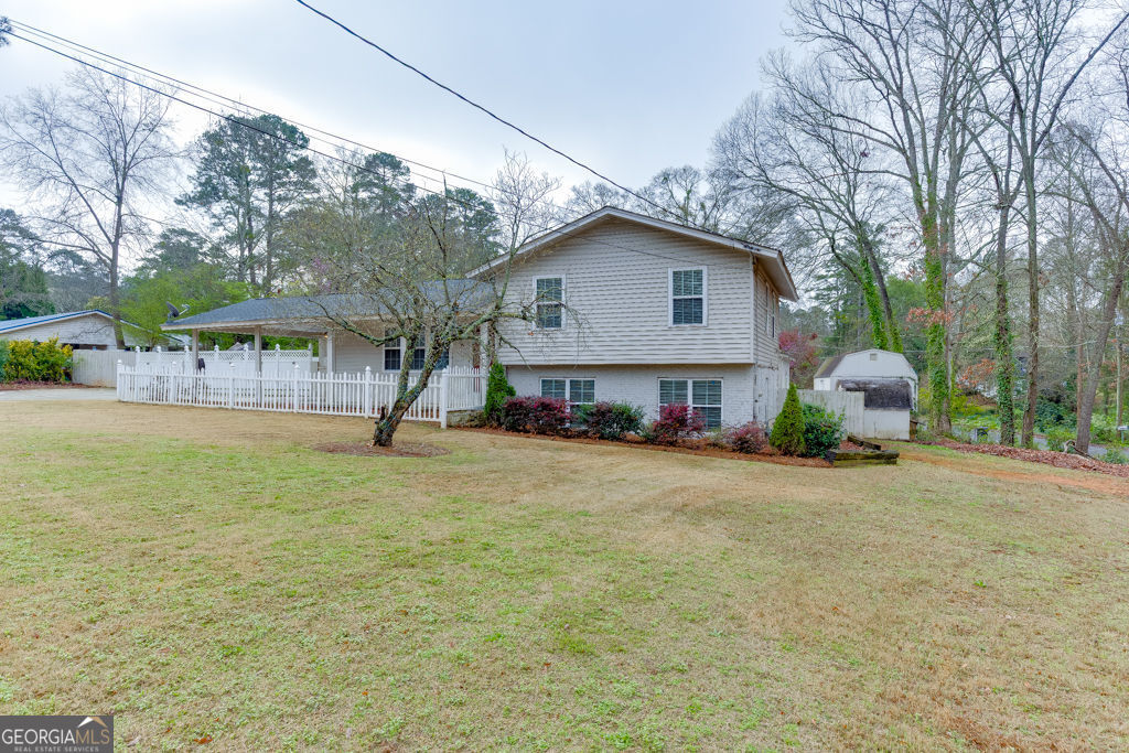 206 College Circle Property Photo 6