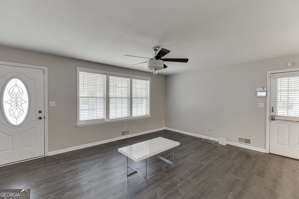 206 College Circle Property Photo 10