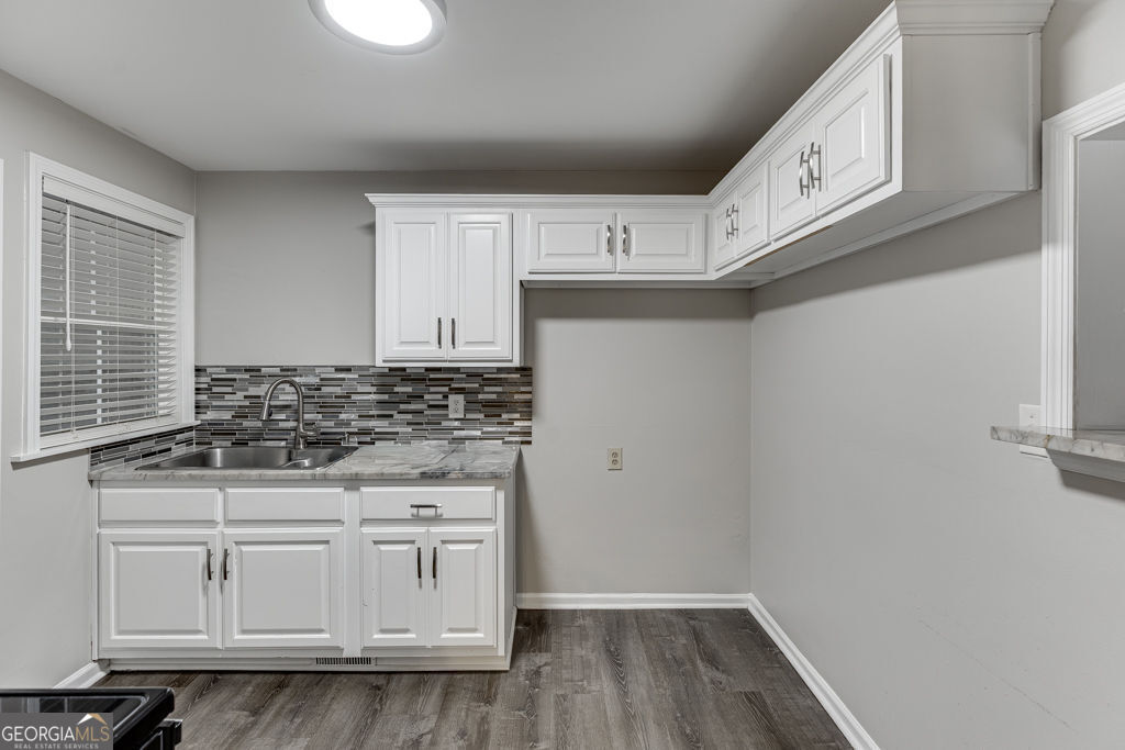 206 College Circle Property Photo 13
