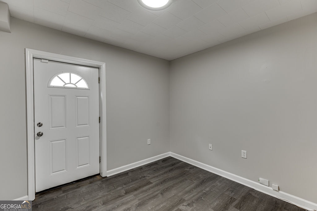 206 College Circle Property Photo 31