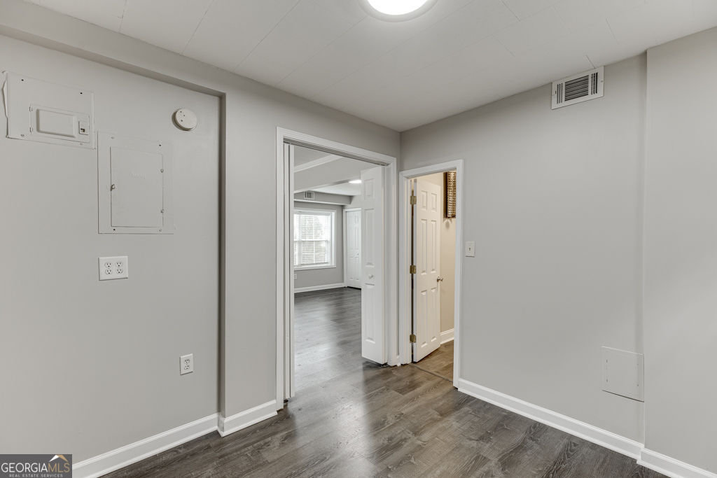 206 College Circle Property Photo 33