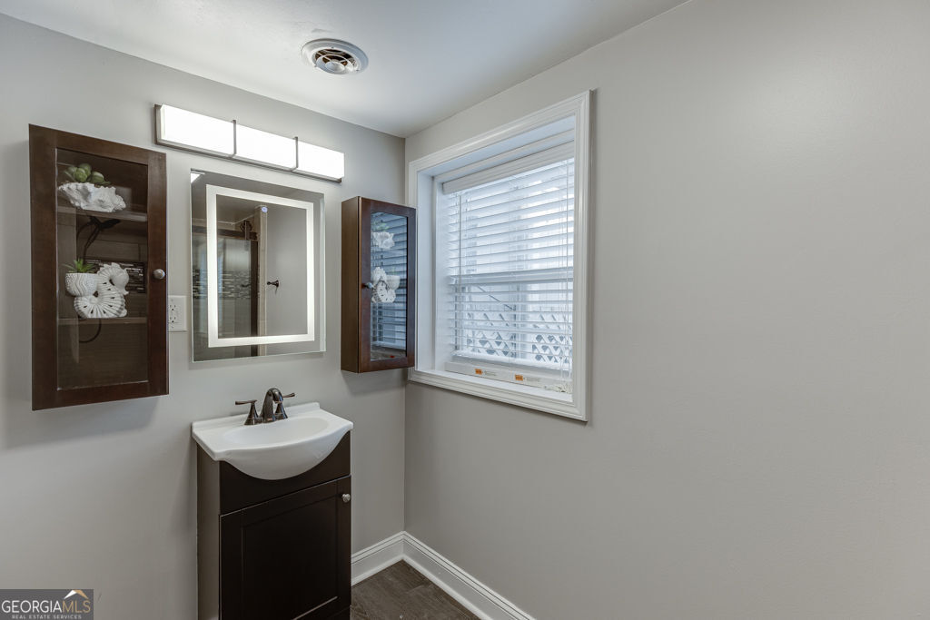 206 College Circle Property Photo 35