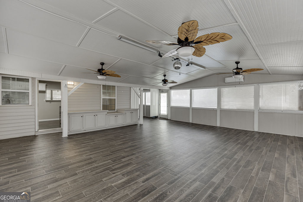 206 College Circle Property Photo 38