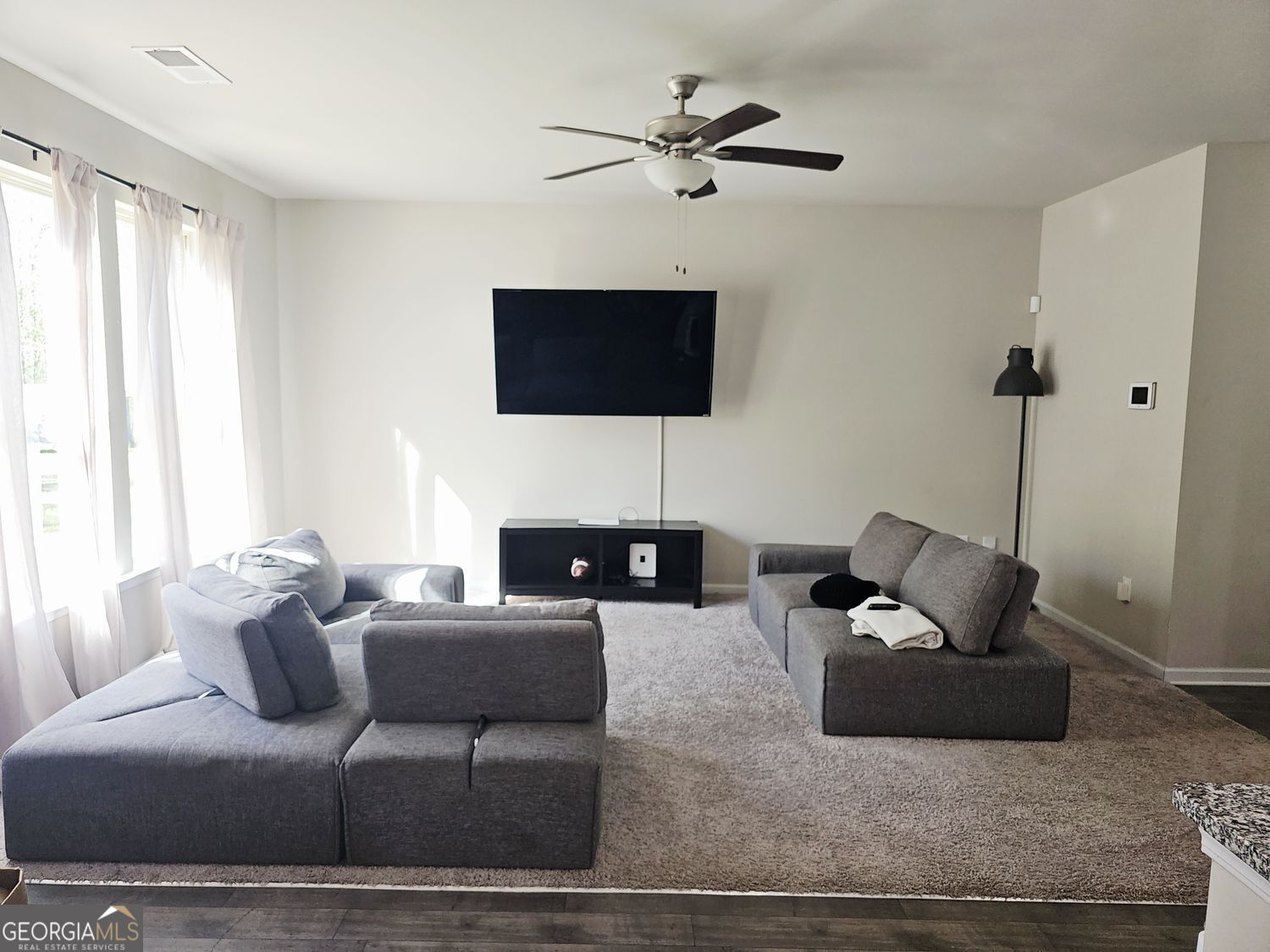 1148 Burgundy Drive Property Photo 3