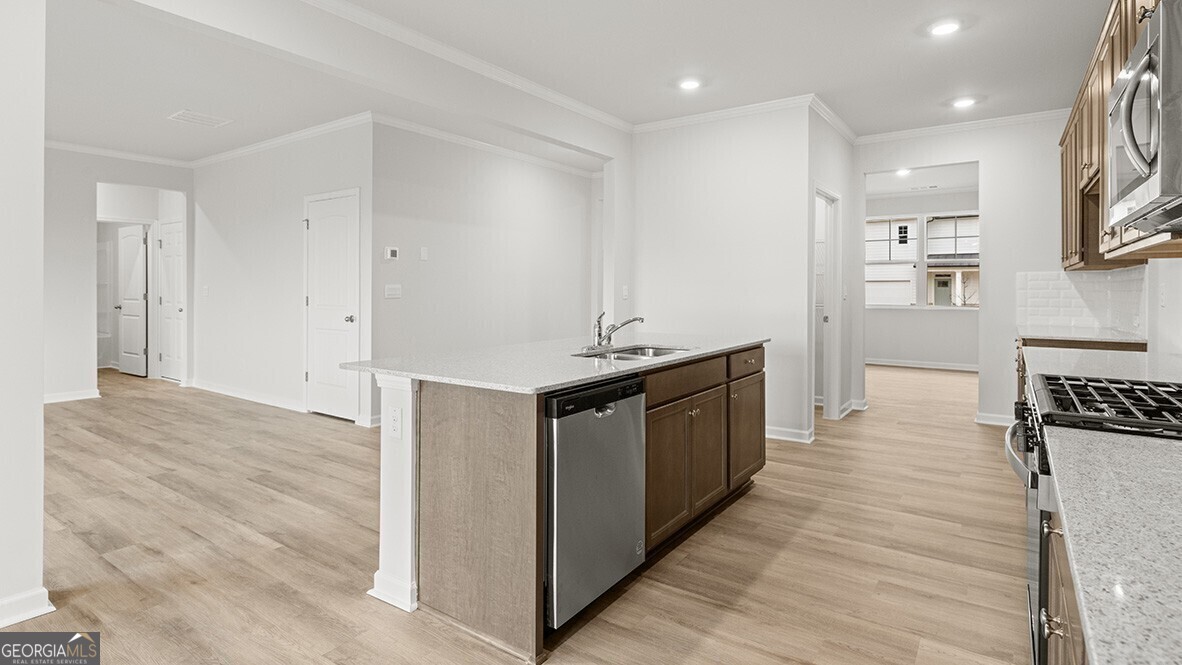 529 Hampton Terrace Property Photo 8