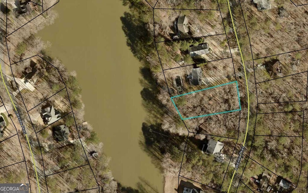 2114 Lakeview Parkway Property Photo 1