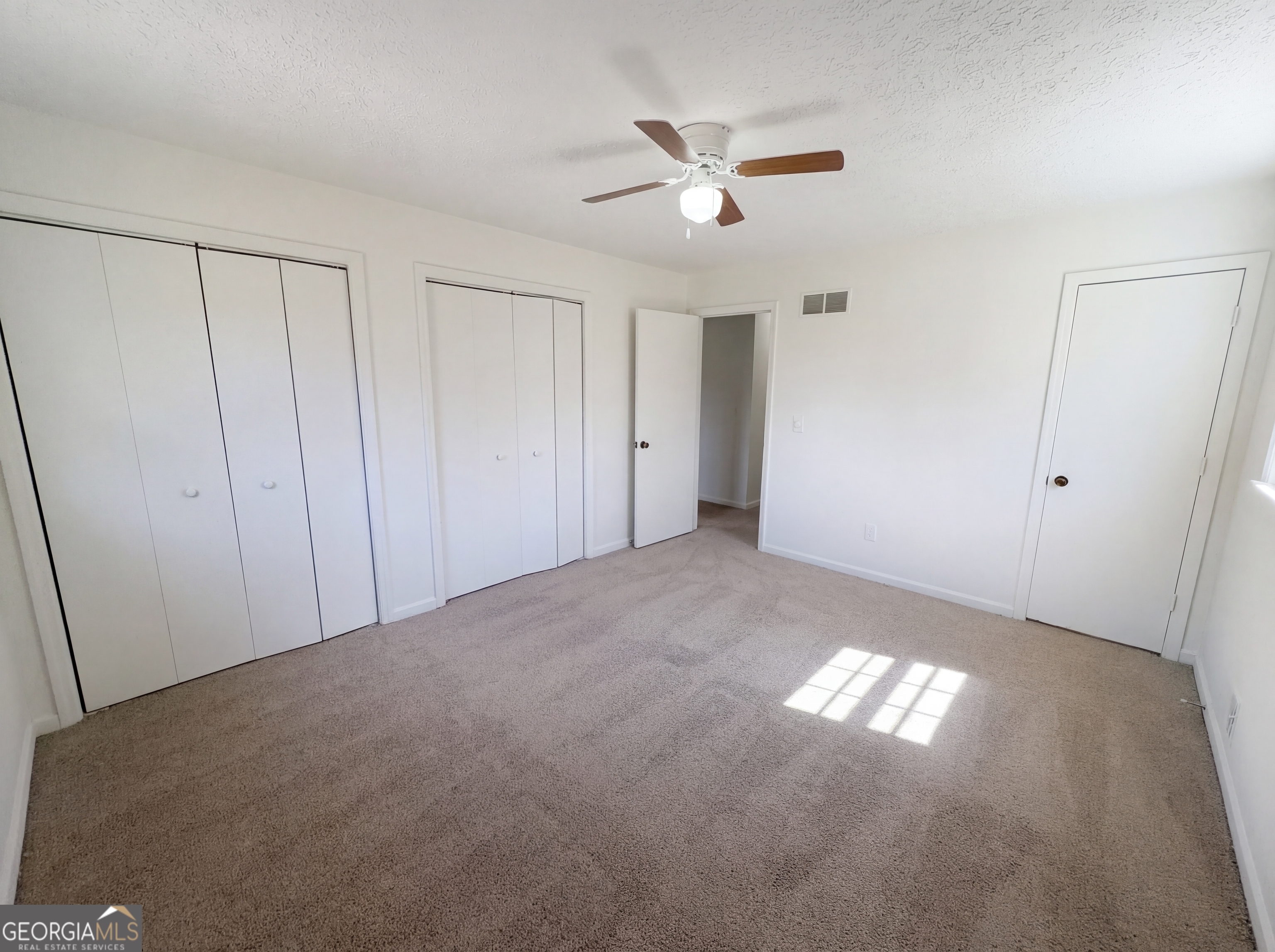 2006 Chelsea Lane Property Photo 4