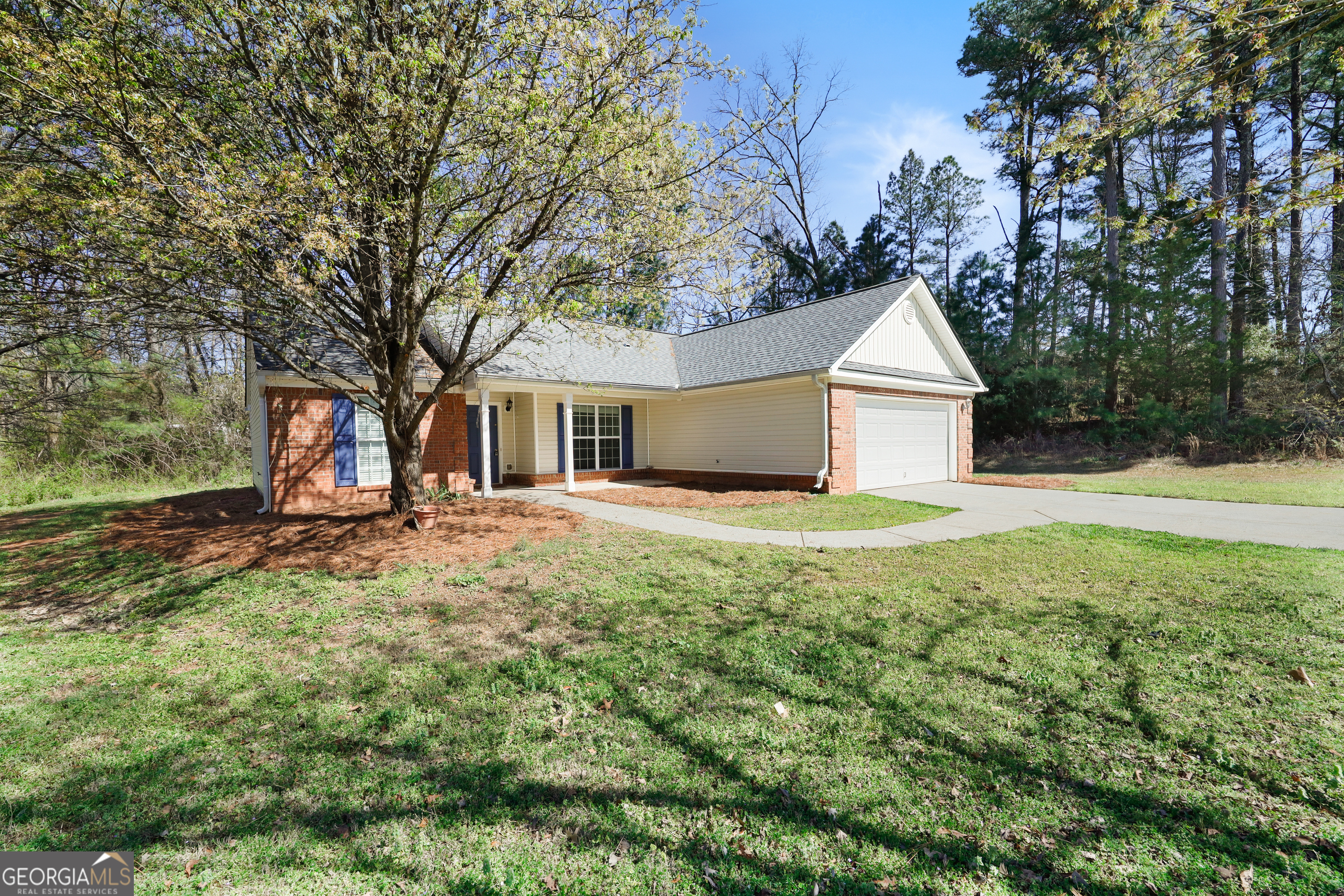 396 E Sycamore Drive Property Photo 3