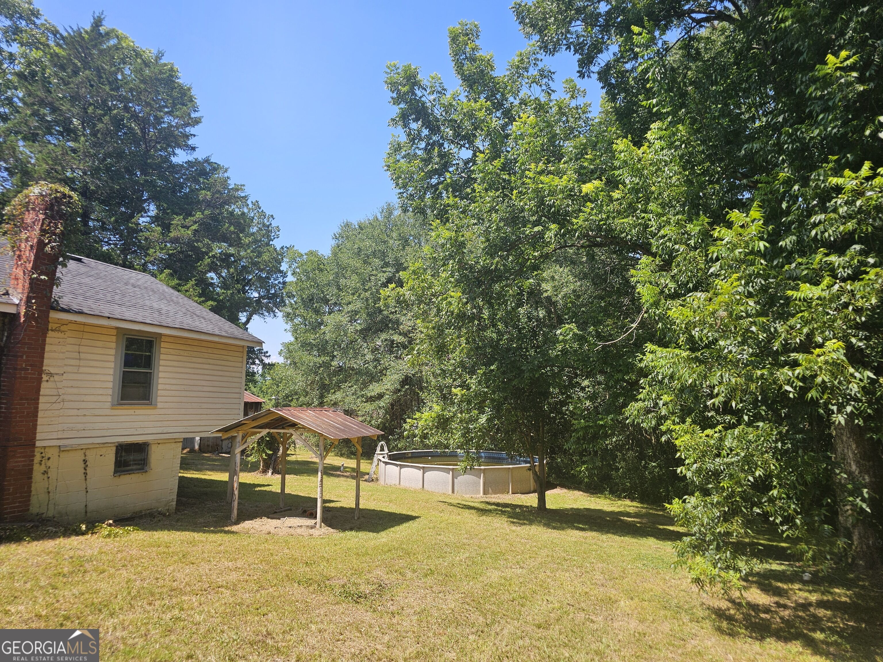129 Brady Street Property Photo 3