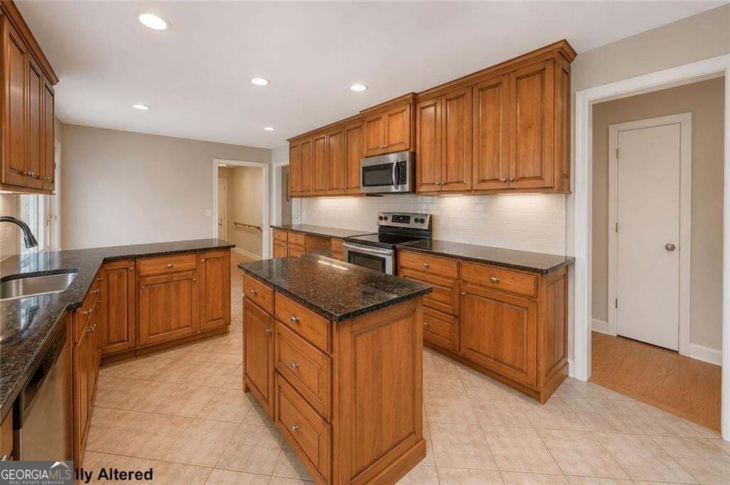 1268 Riverbend Road Property Photo 13