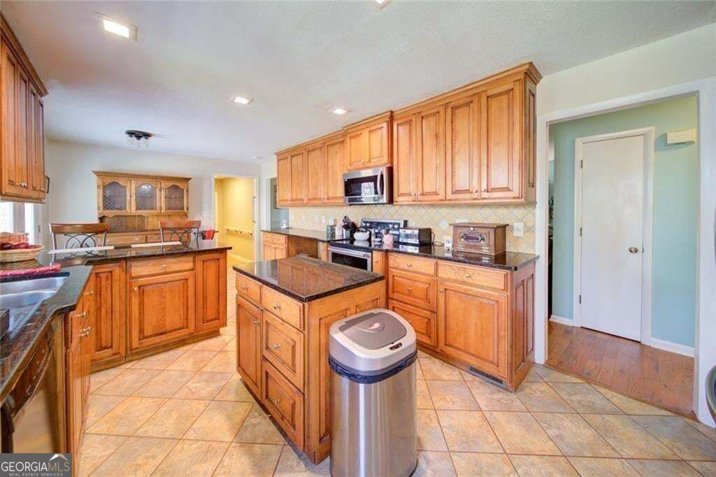 1268 Riverbend Road Property Photo 16