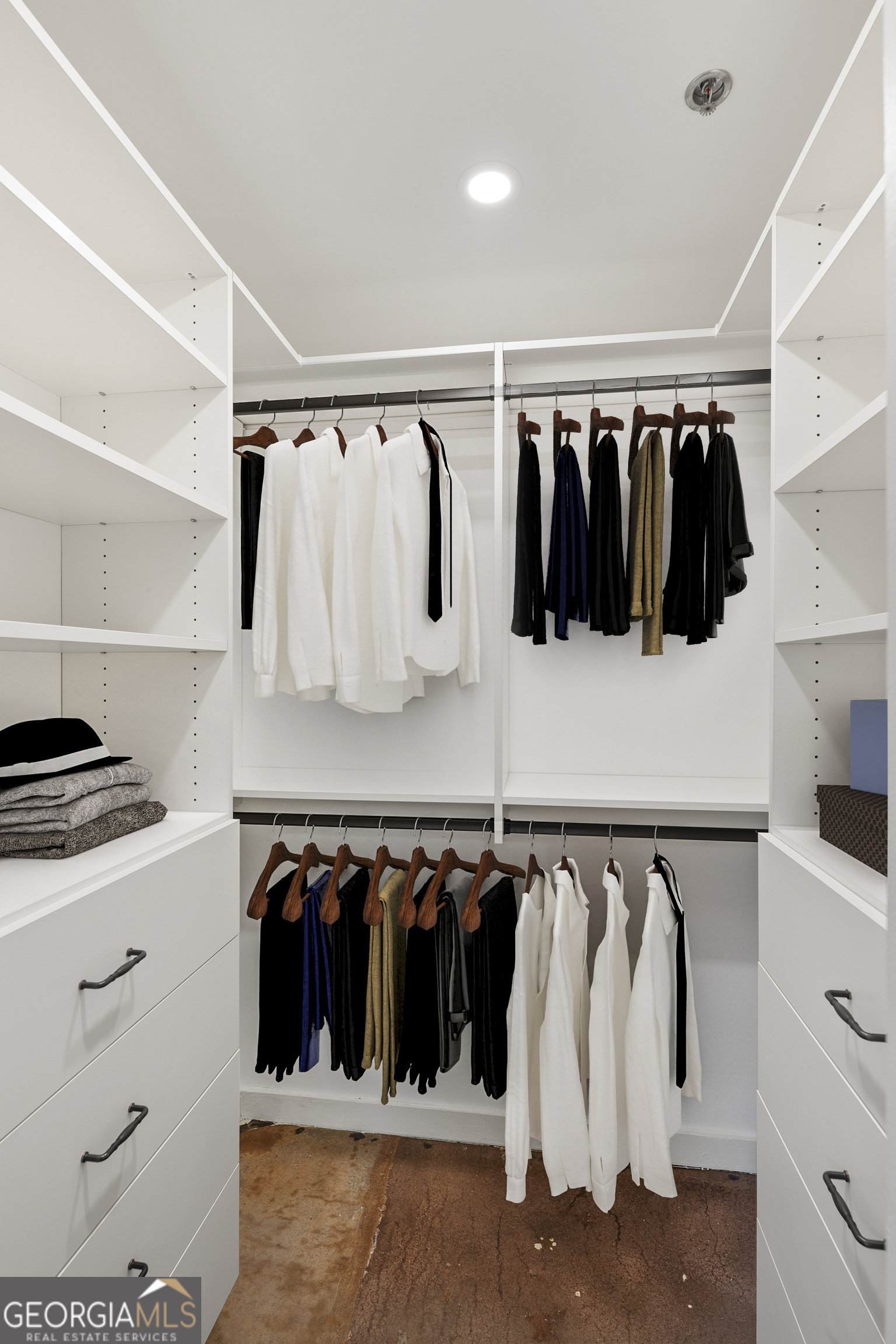 585 White Circle Apt 509 Property Photo 24