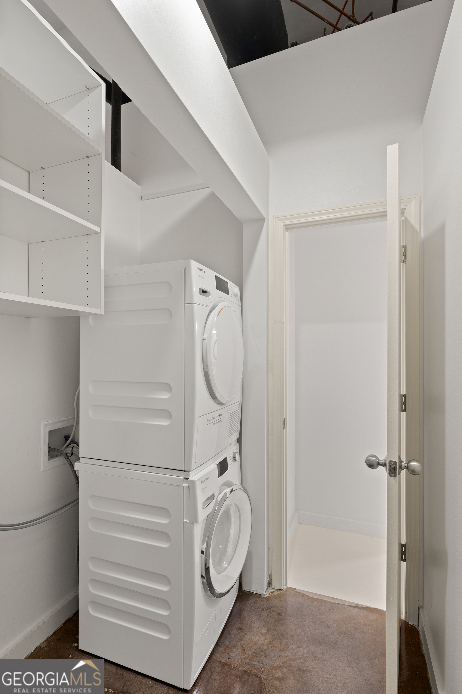 585 White Circle Apt 509 Property Photo 29
