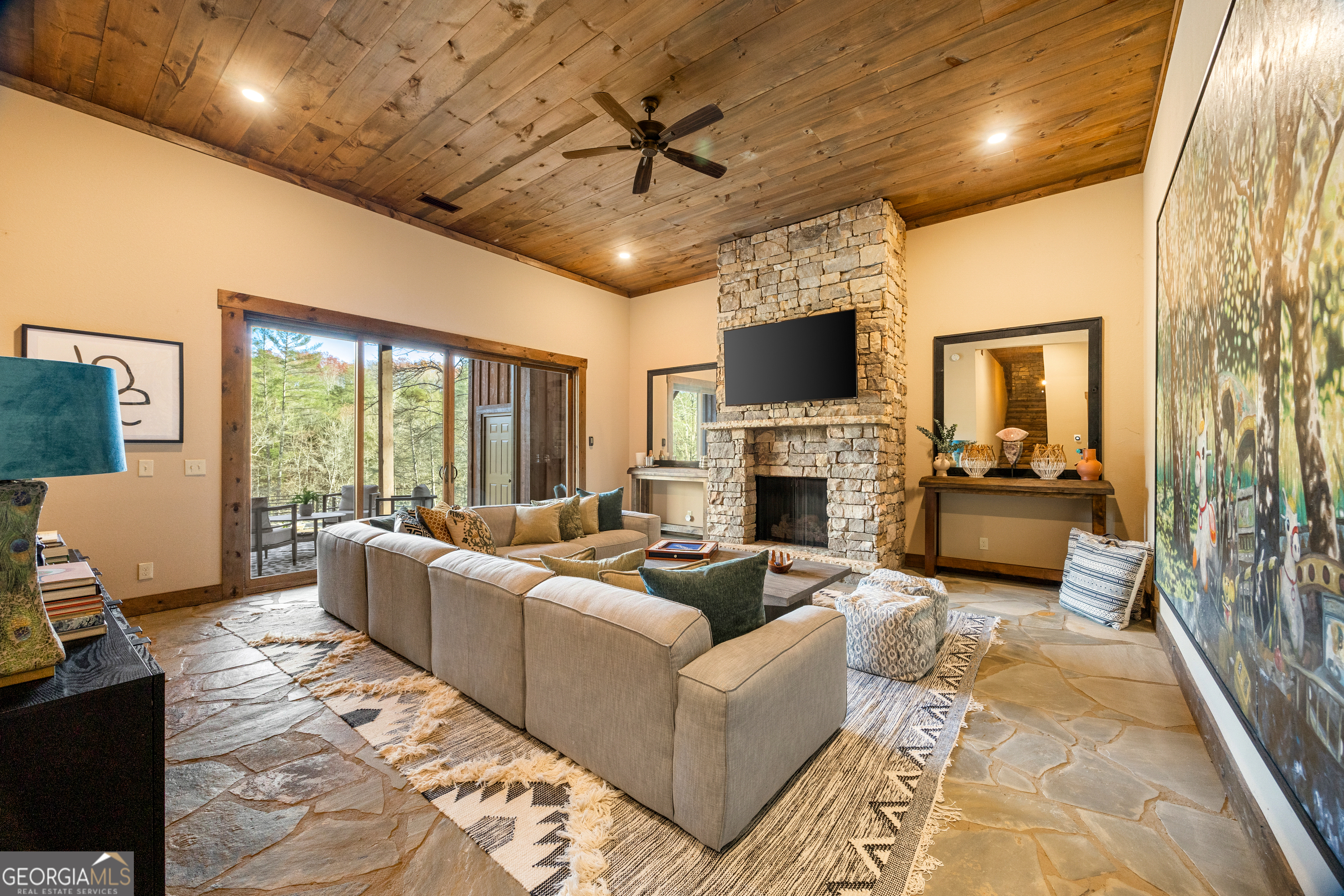 450 Miracle Lane Property Photo 23