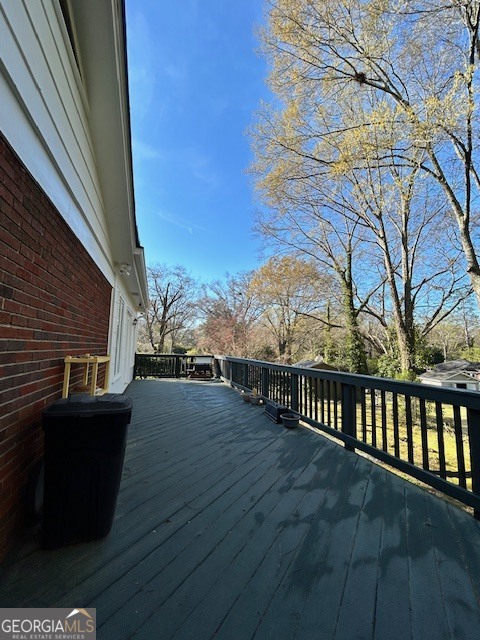 1014 E College Street Property Photo 20