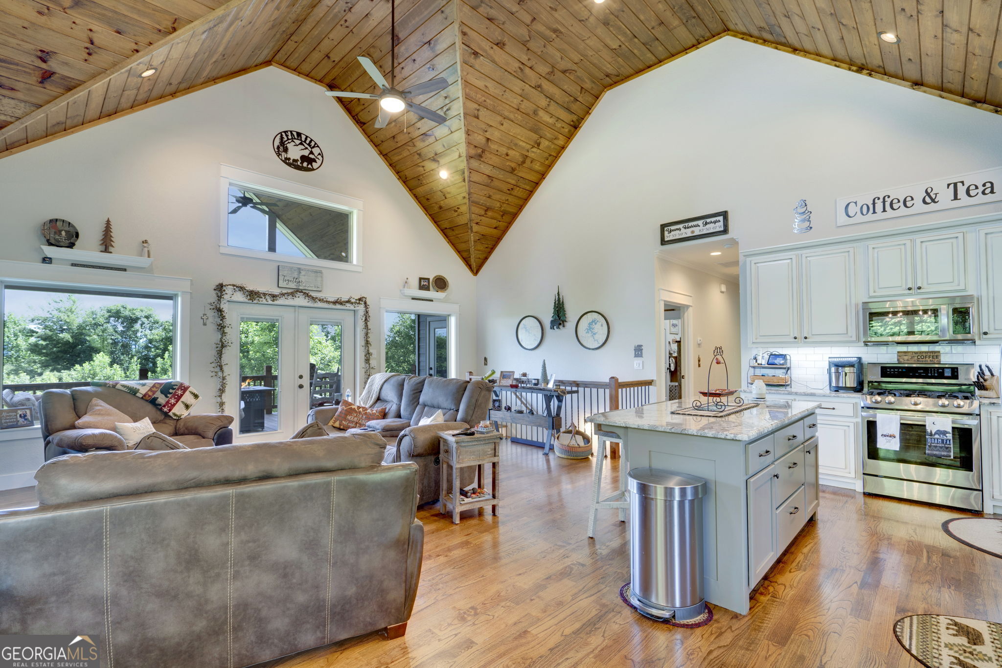 2079 Gallatin Road Property Photo 5