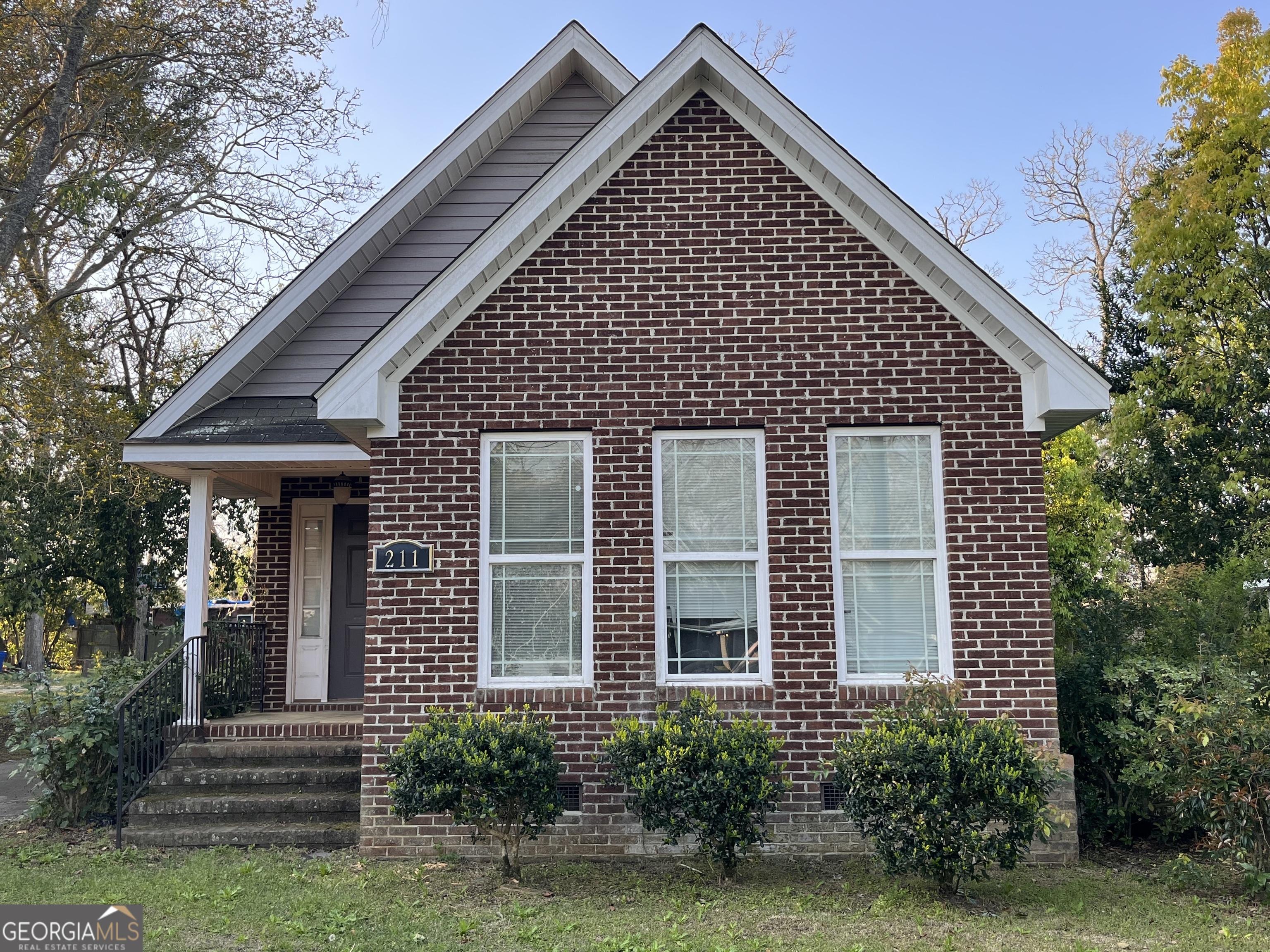 211 Malaga Street Property Photo 1