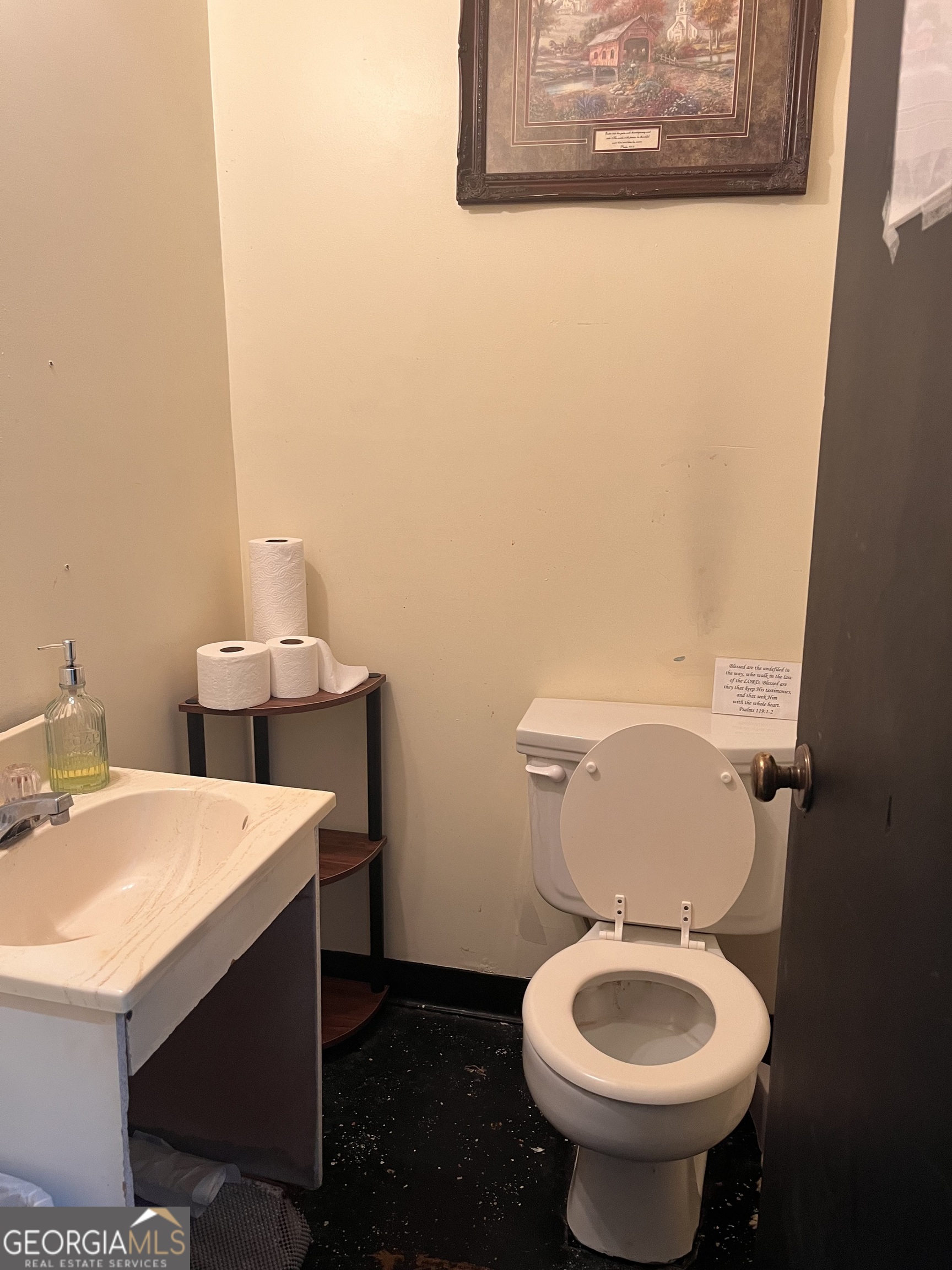 310 West Railroadtreet S Property Photo 5