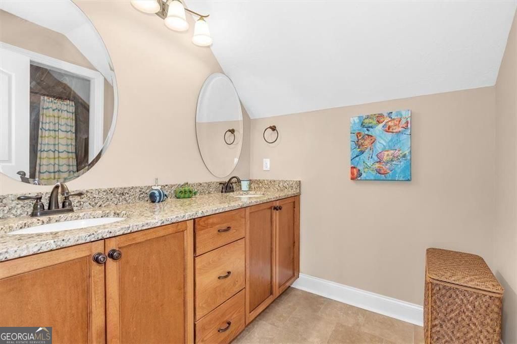 1075 Willow Way Property Photo 30
