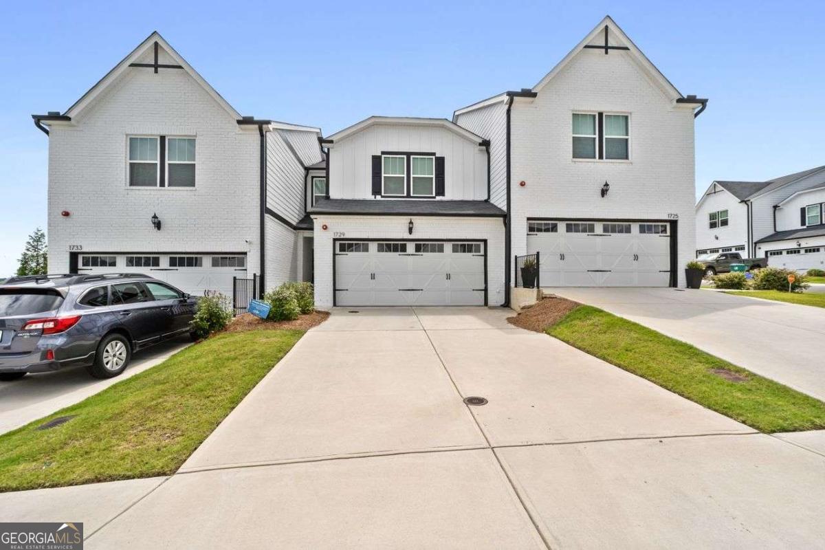 1729 Hyssop Boulevard Property Photo 3