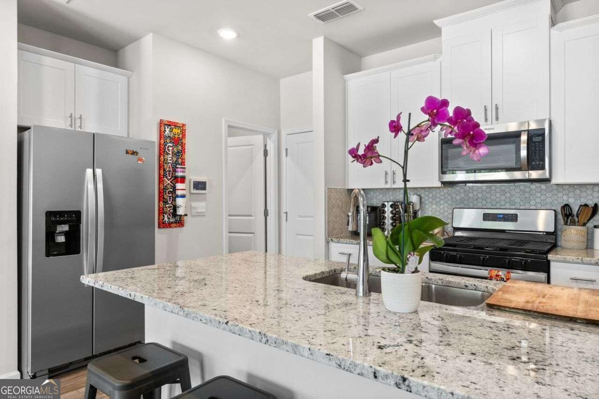 1729 Hyssop Boulevard Property Photo 8