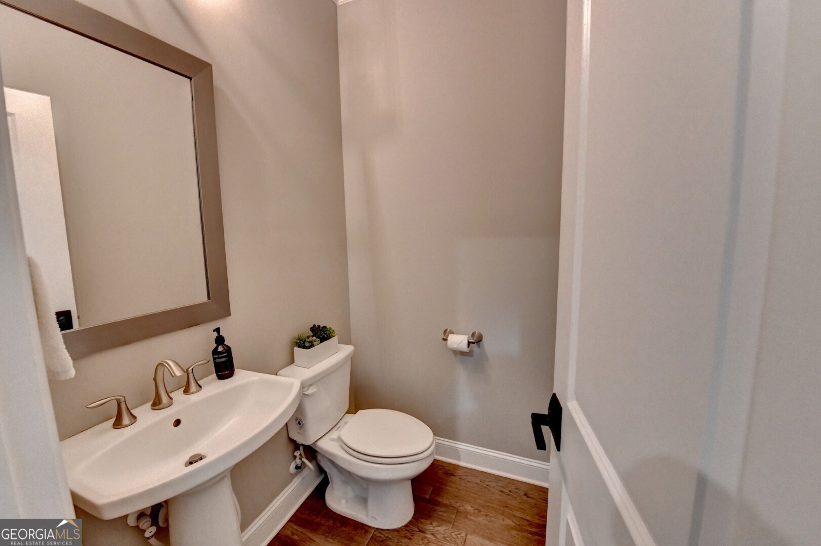 610 Central Park Overlook Property Photo 22