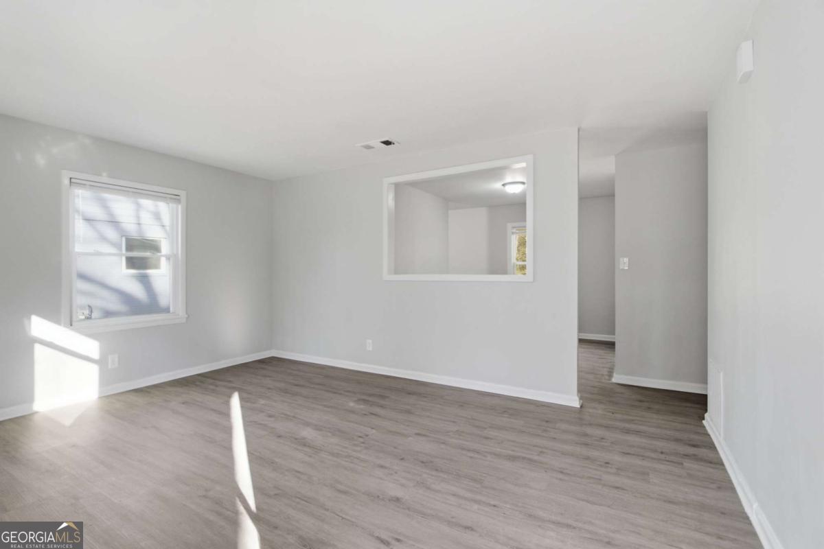 333 Argus Circle Nw Property Photo 5