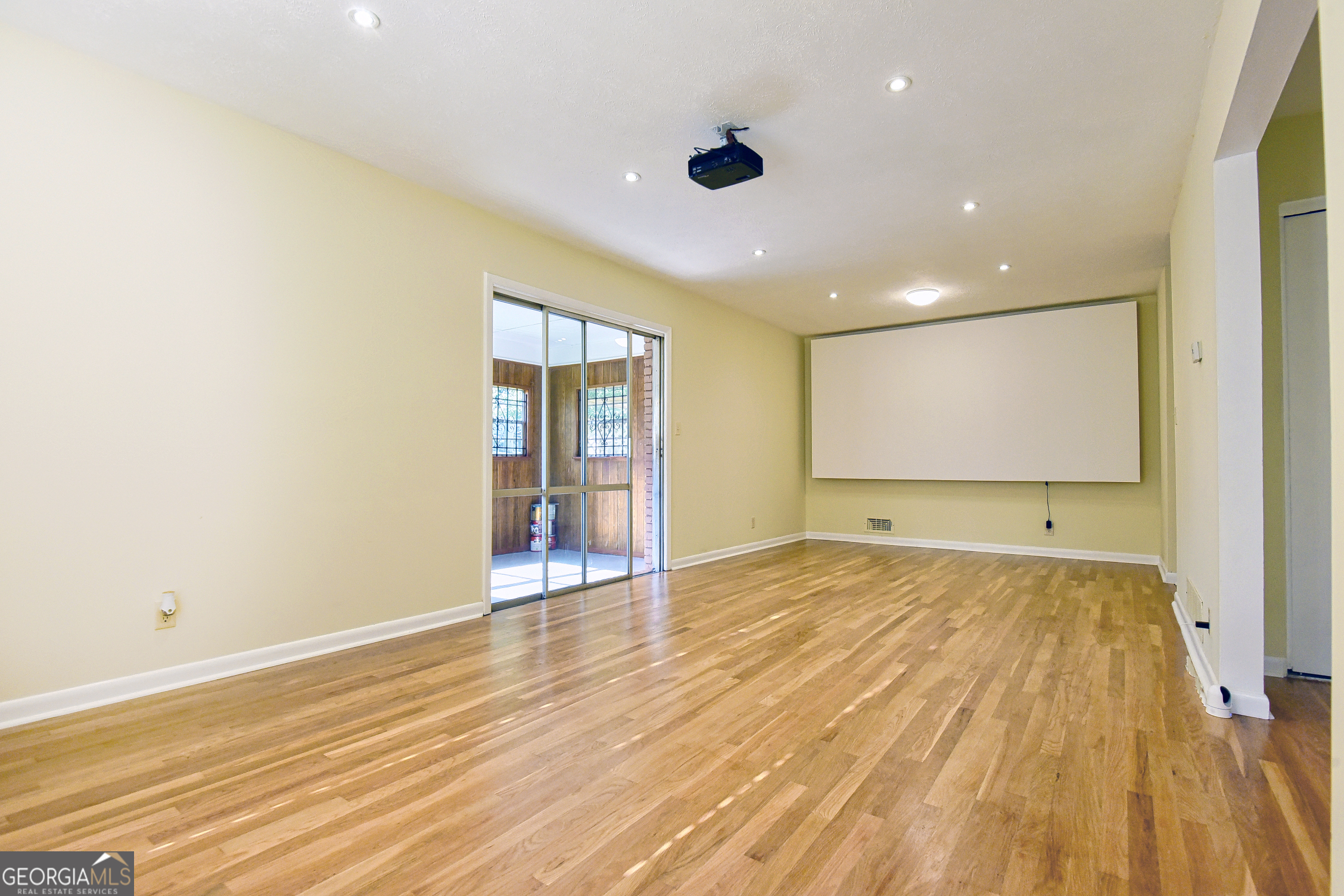 6418 Maddox Road Property Photo 3