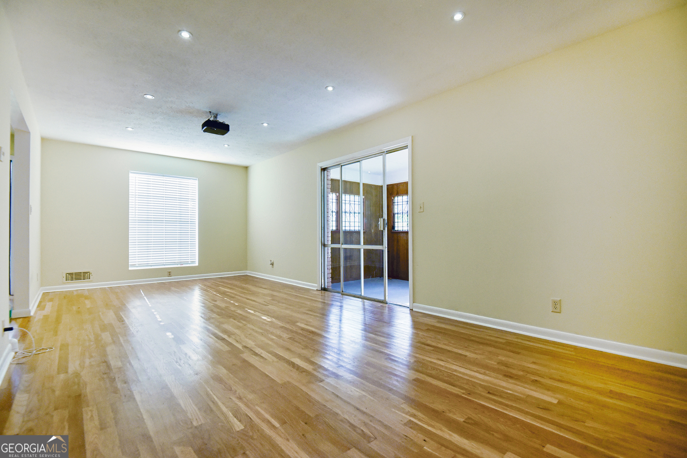 6418 Maddox Road Property Photo 4