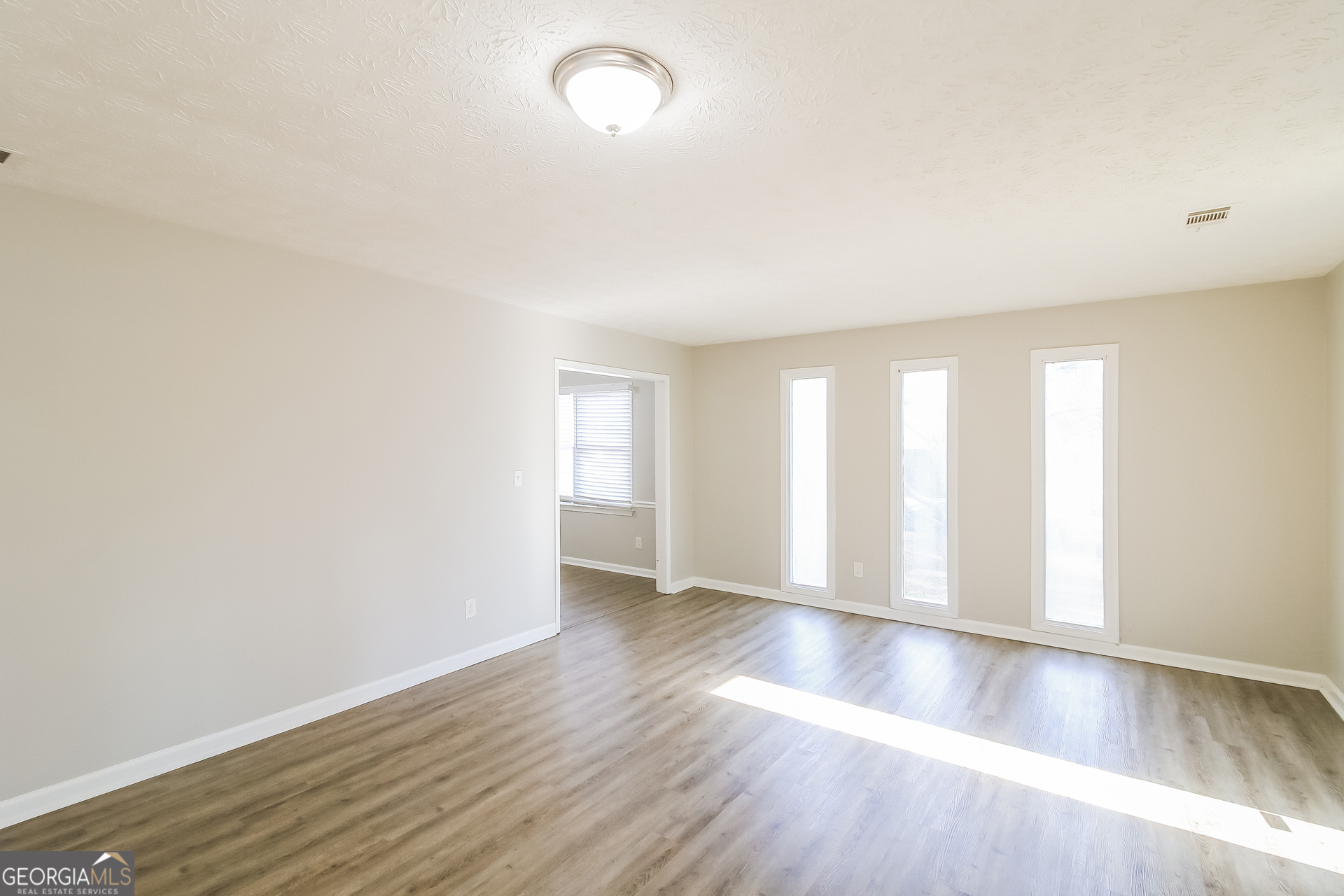 6570 Deshon Circle Property Photo 3