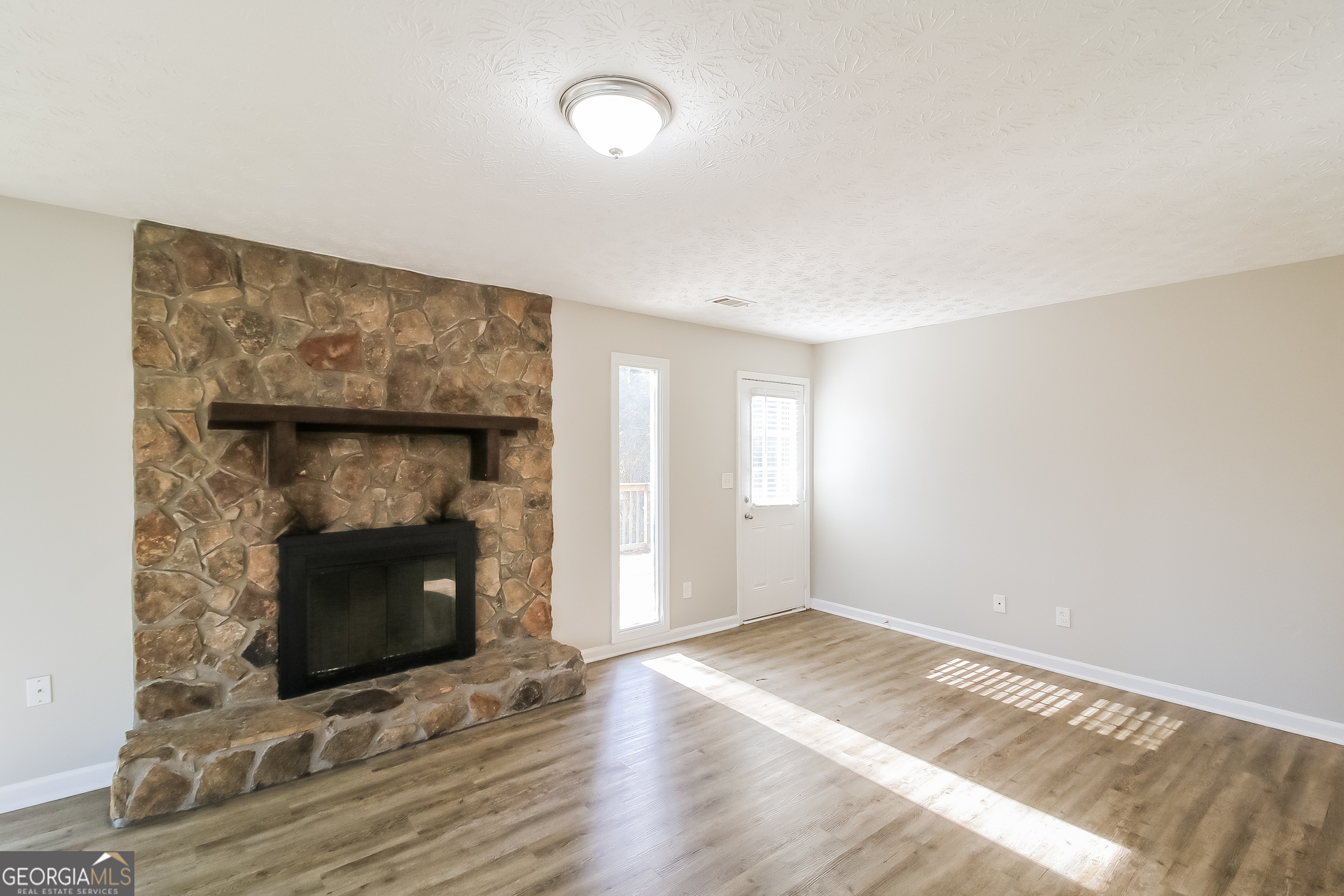 6570 Deshon Circle Property Photo 4