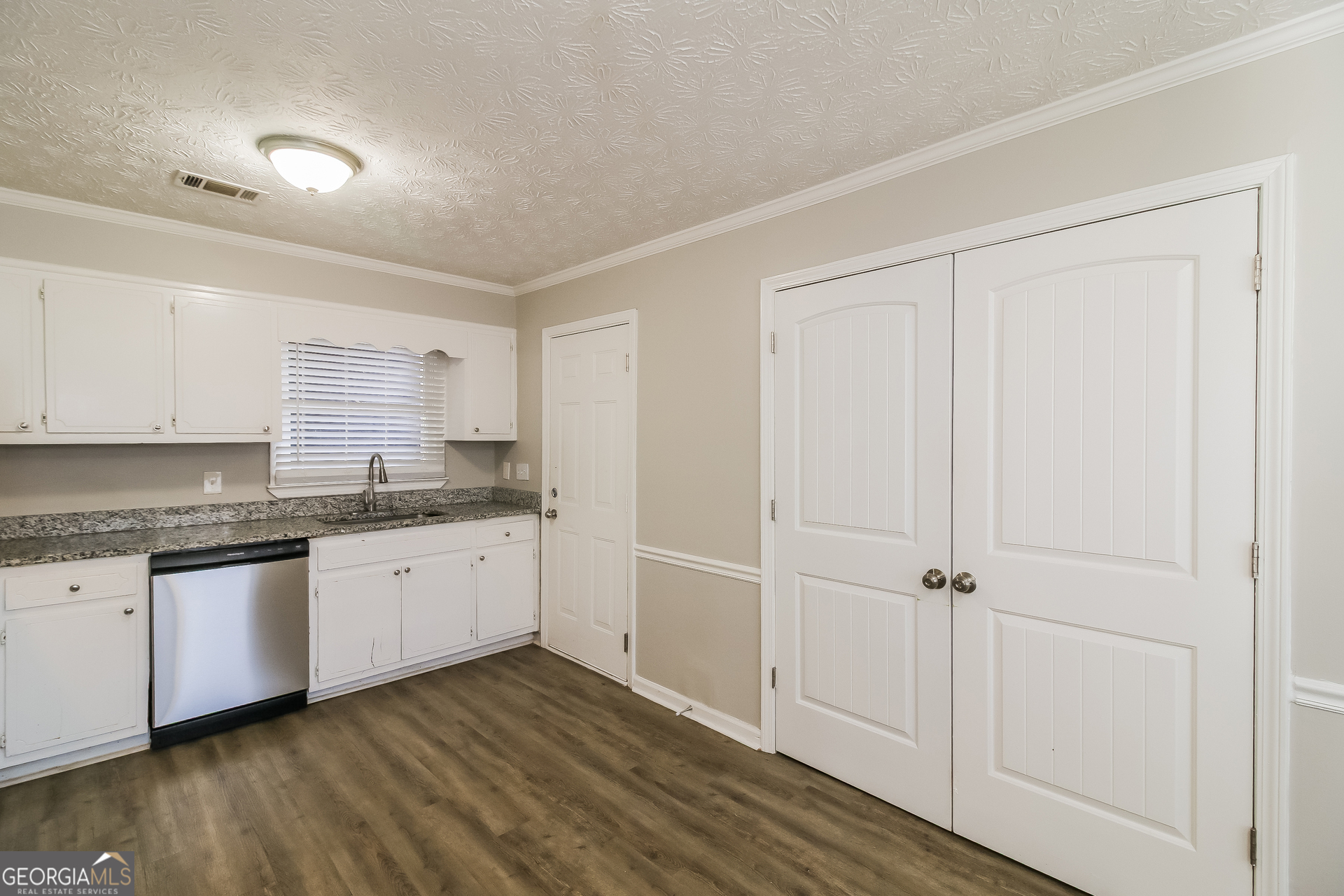 6570 Deshon Circle Property Photo 6