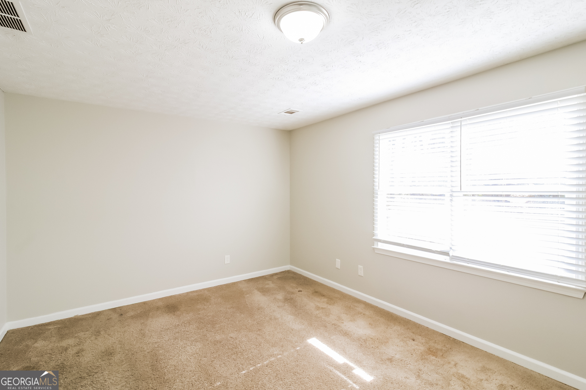 6570 Deshon Circle Property Photo 7