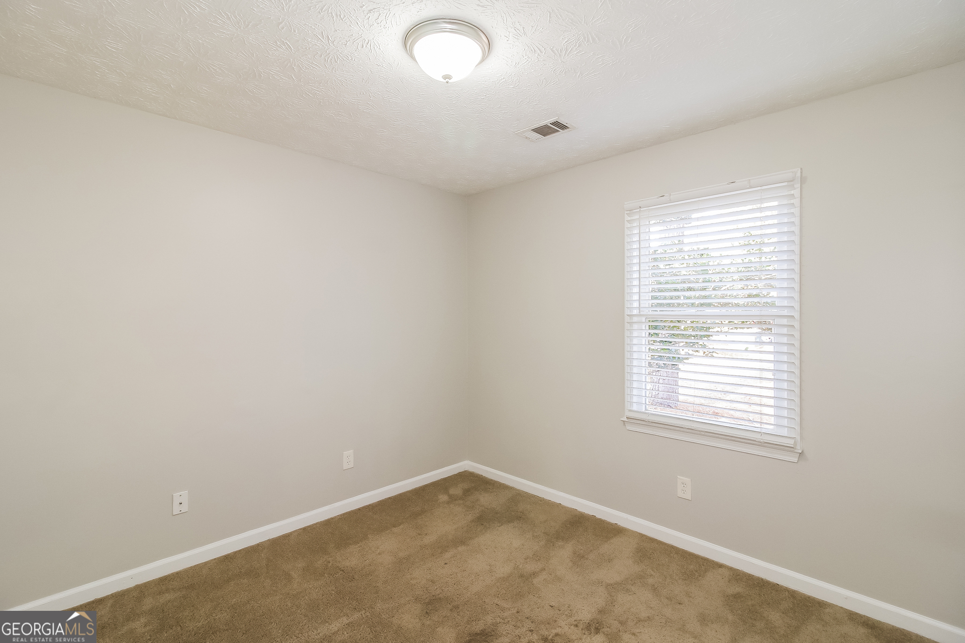 6570 Deshon Circle Property Photo 13