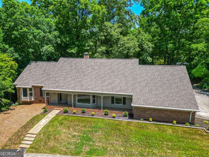 3216 Golf Club Drive Property Photo 2