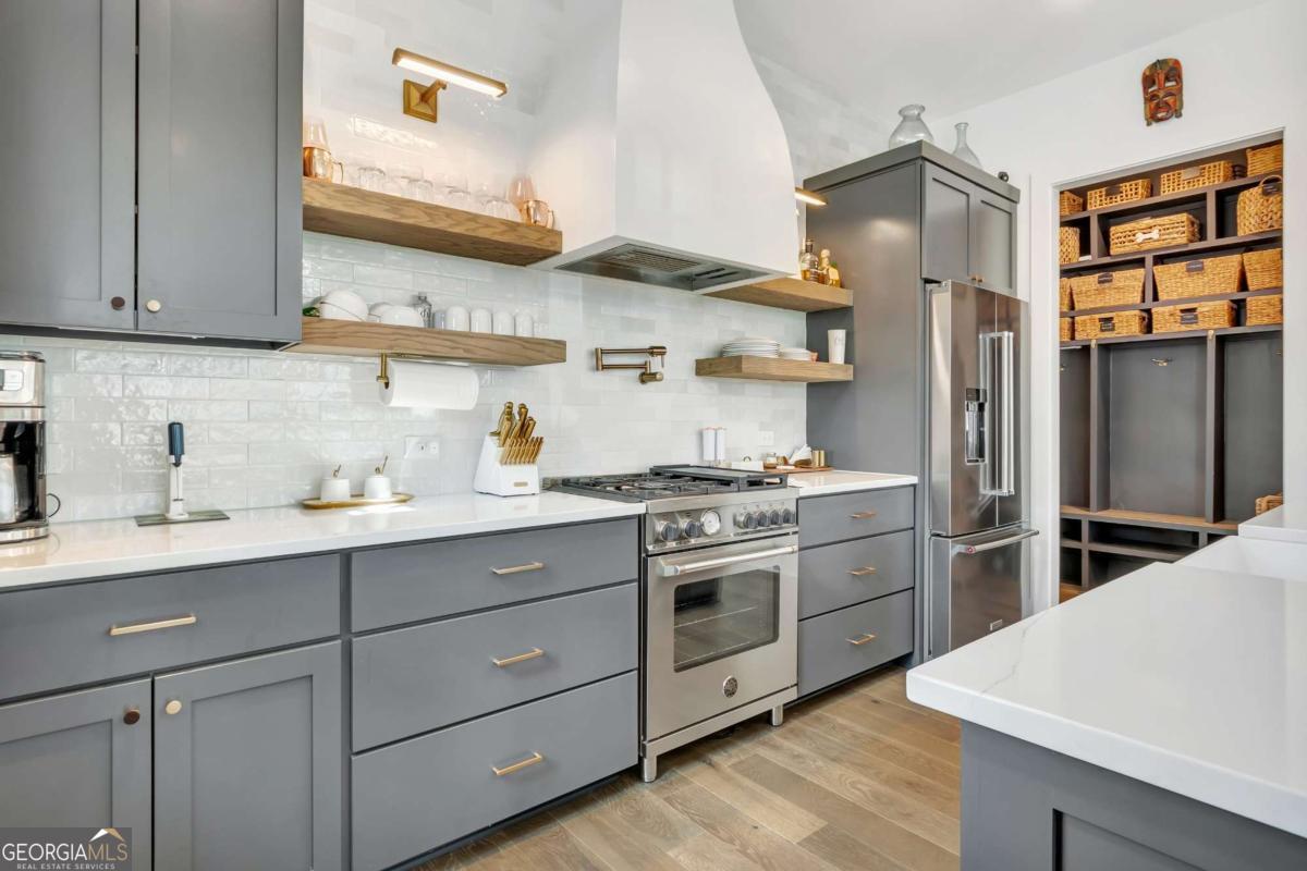 335 2nd Street Property Photo 13