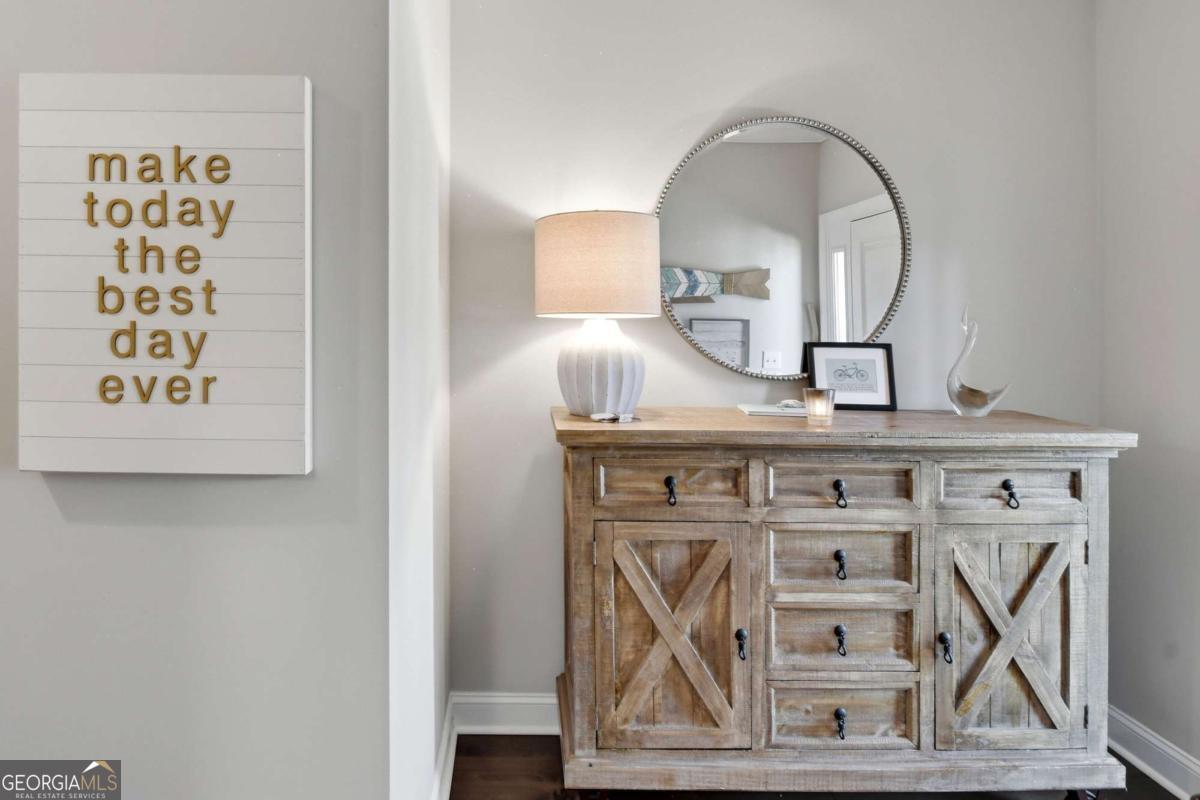 203 Mariners Circle Property Photo 4