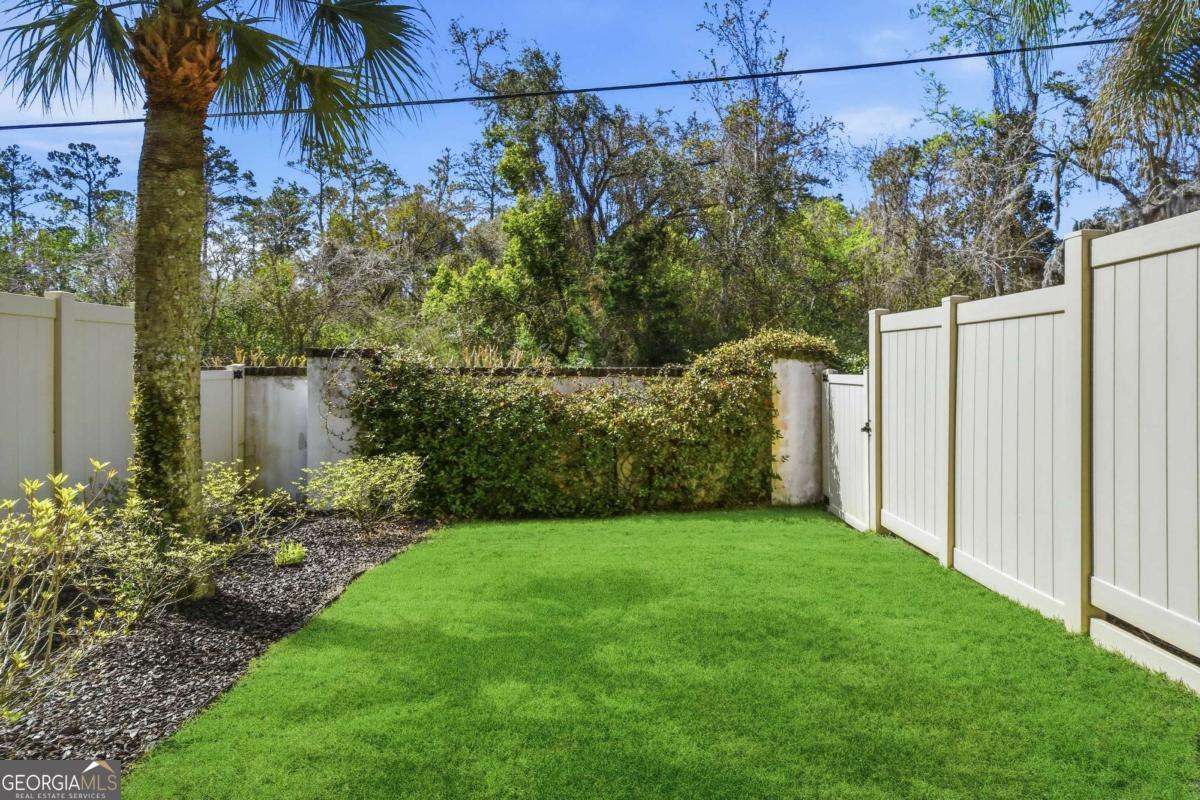 203 Mariners Circle Property Photo 16