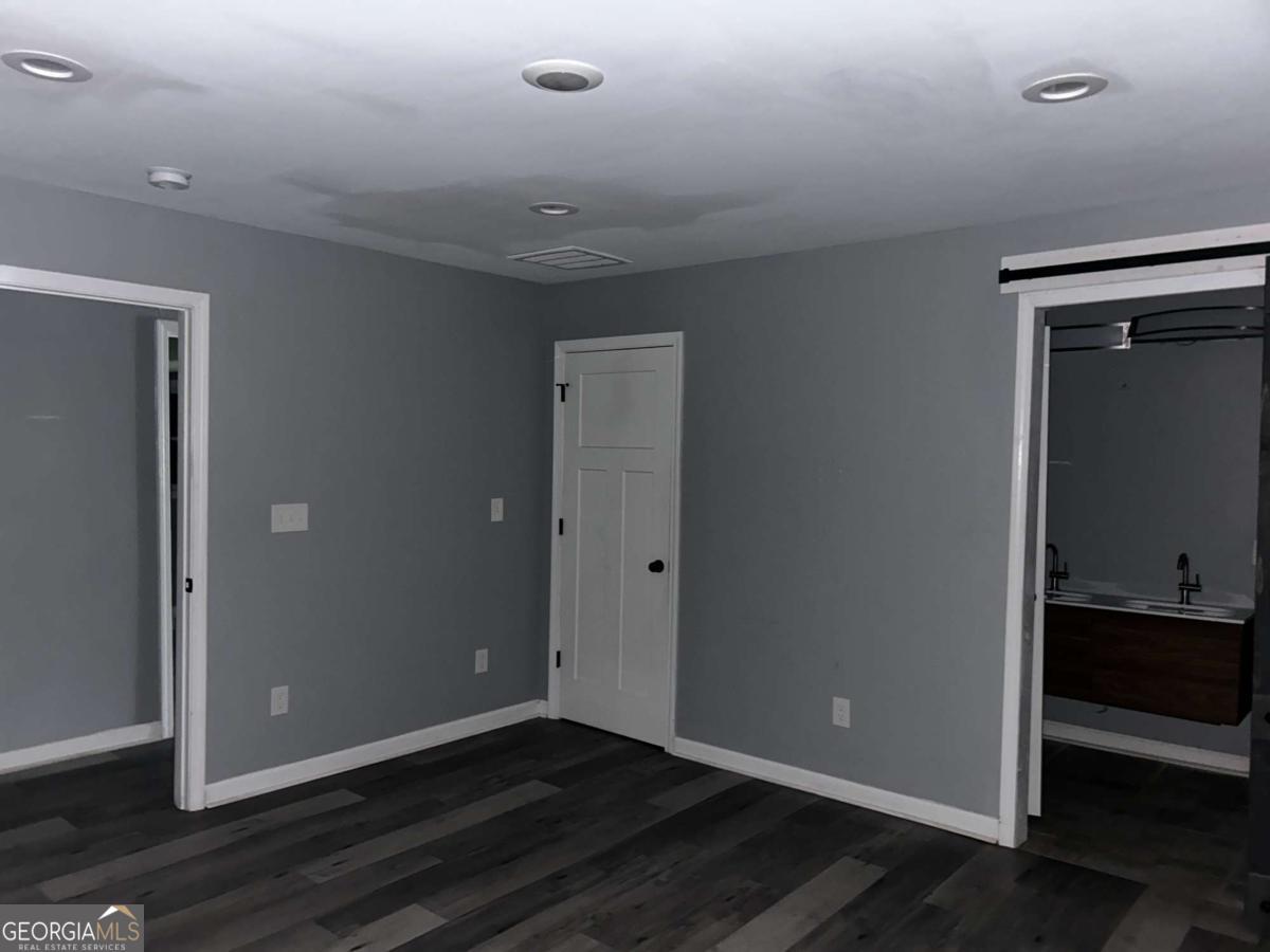 1831 Jonesboro Road Se Property Photo 9