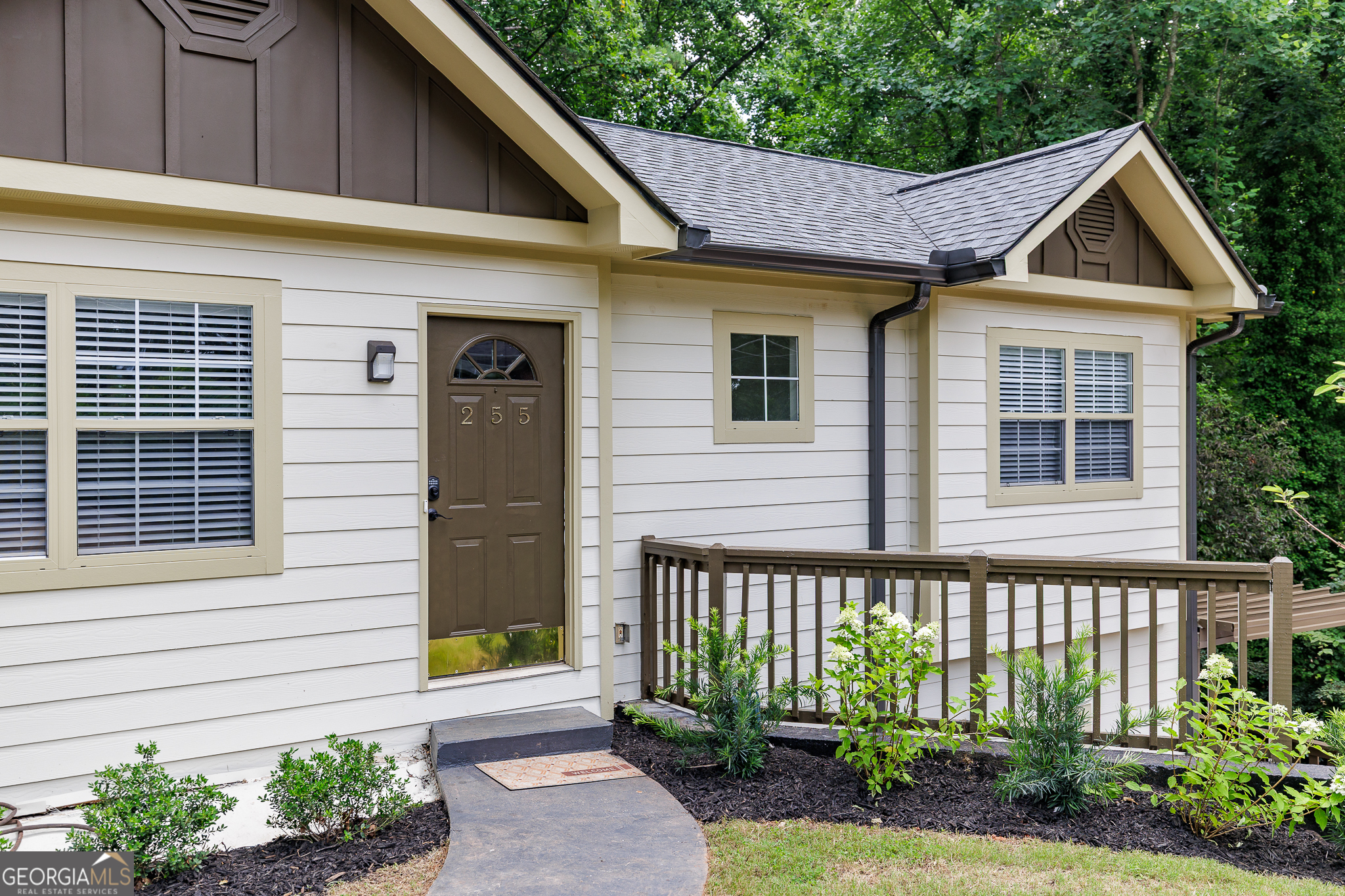 255 Pine Valley Drive Property Photo 1