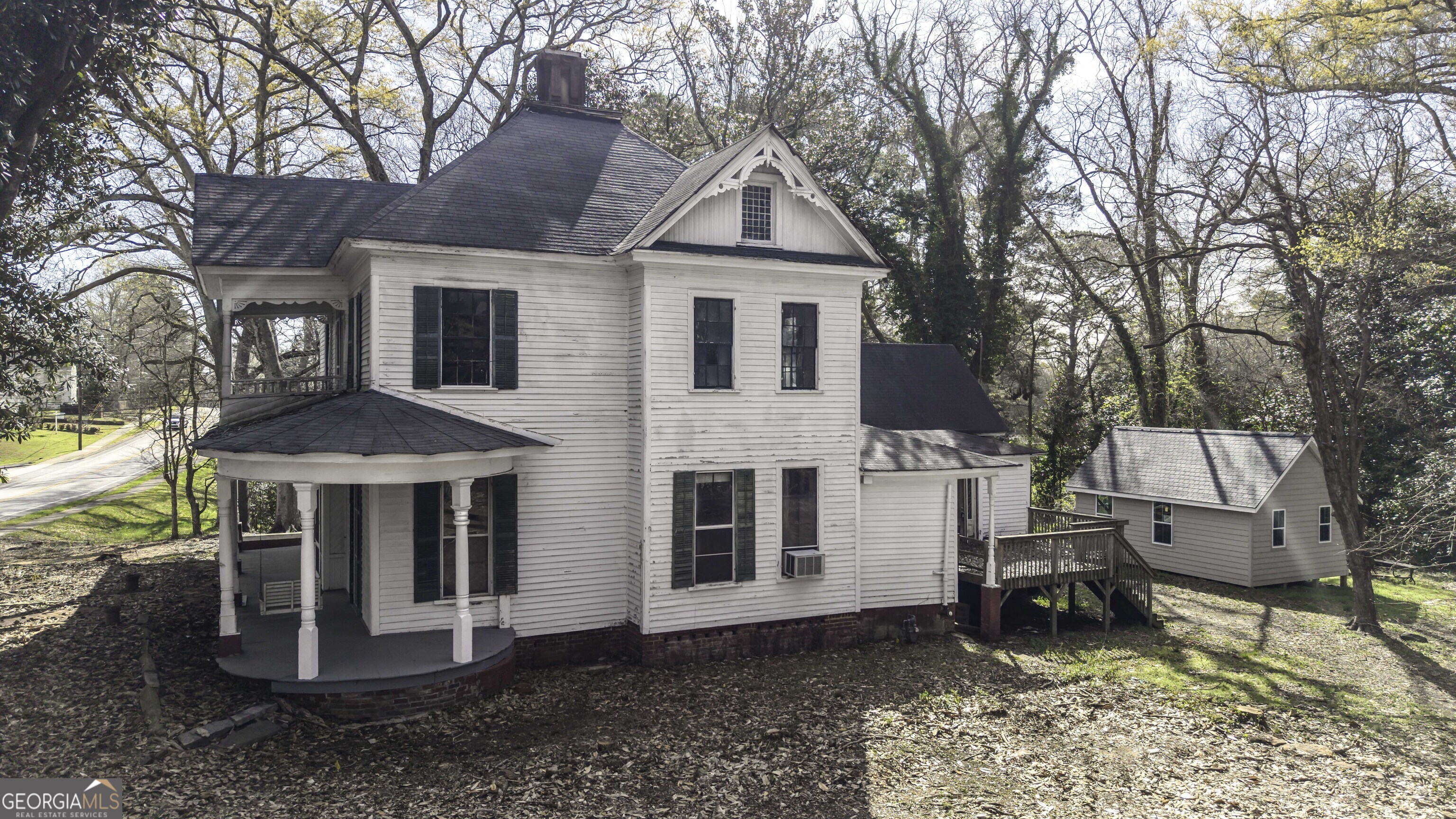 215 West Avenue Property Photo 3