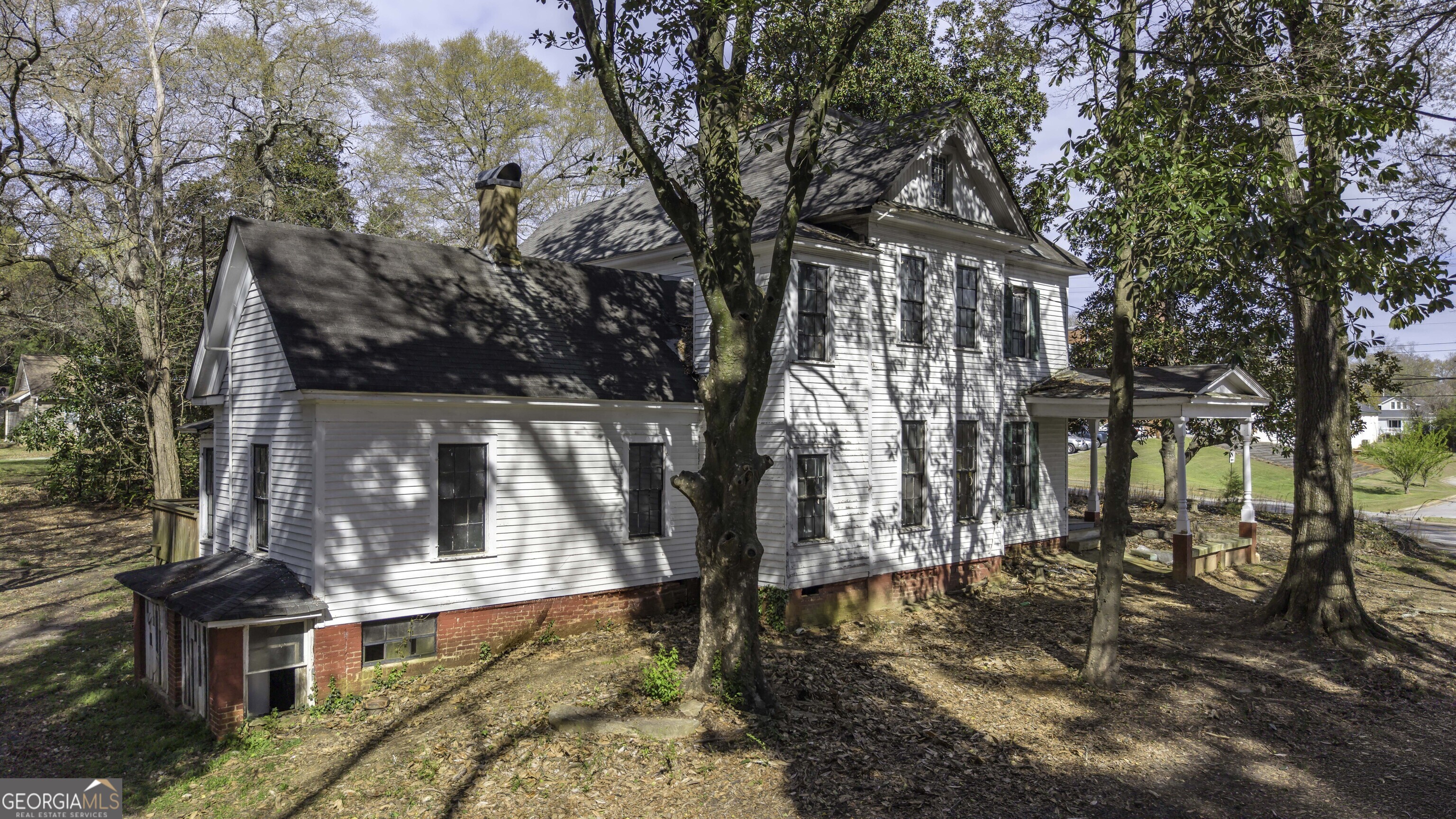215 West Avenue Property Photo 6