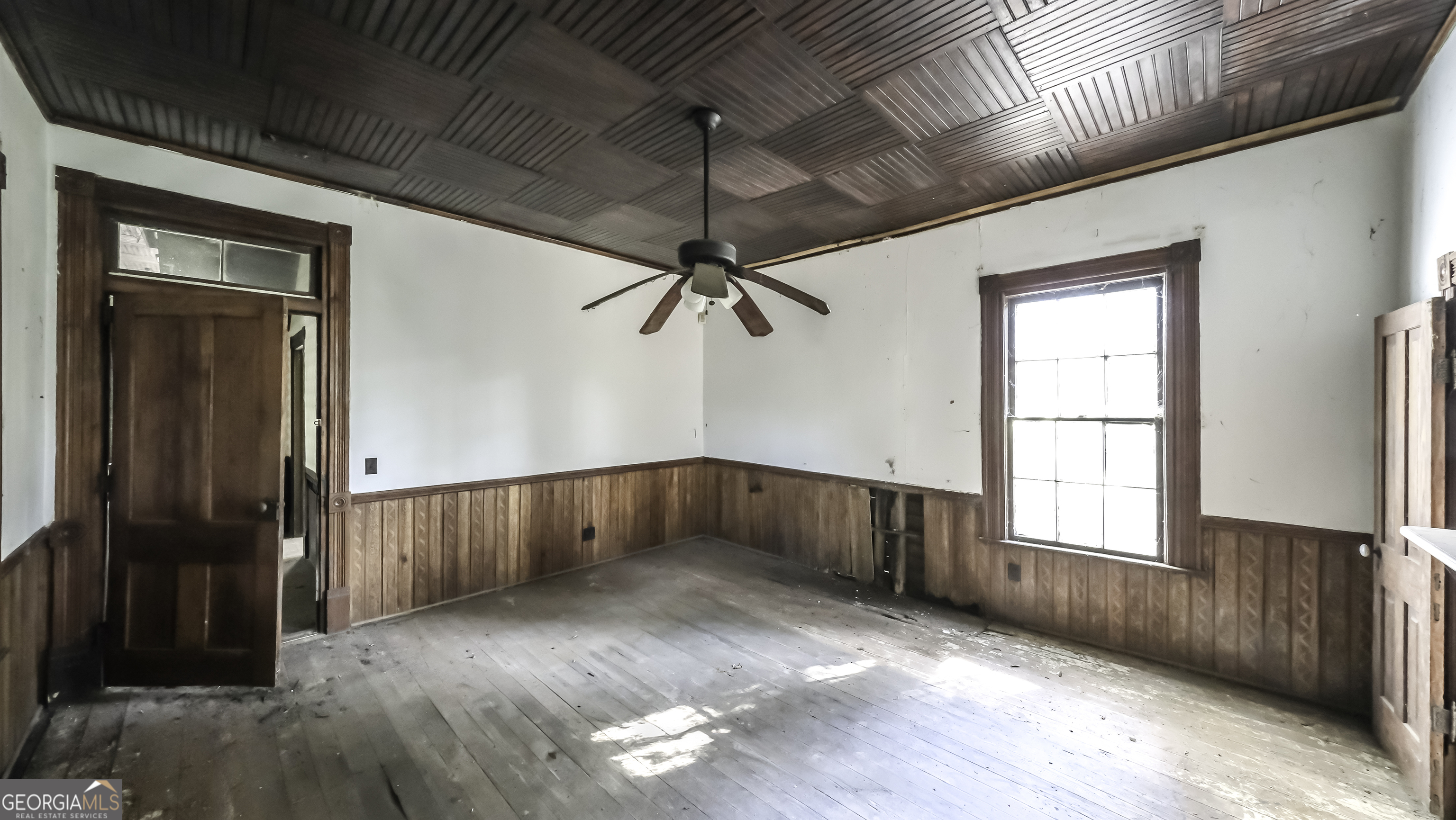 215 West Avenue Property Photo 16