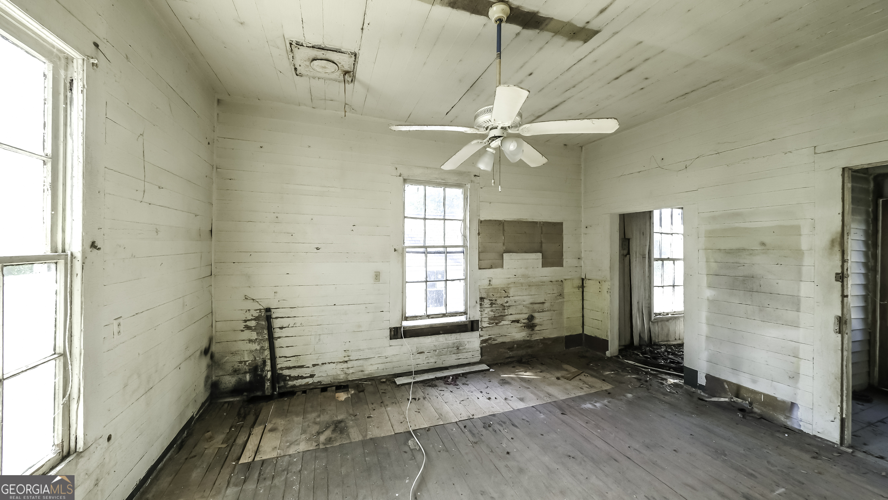215 West Avenue Property Photo 23
