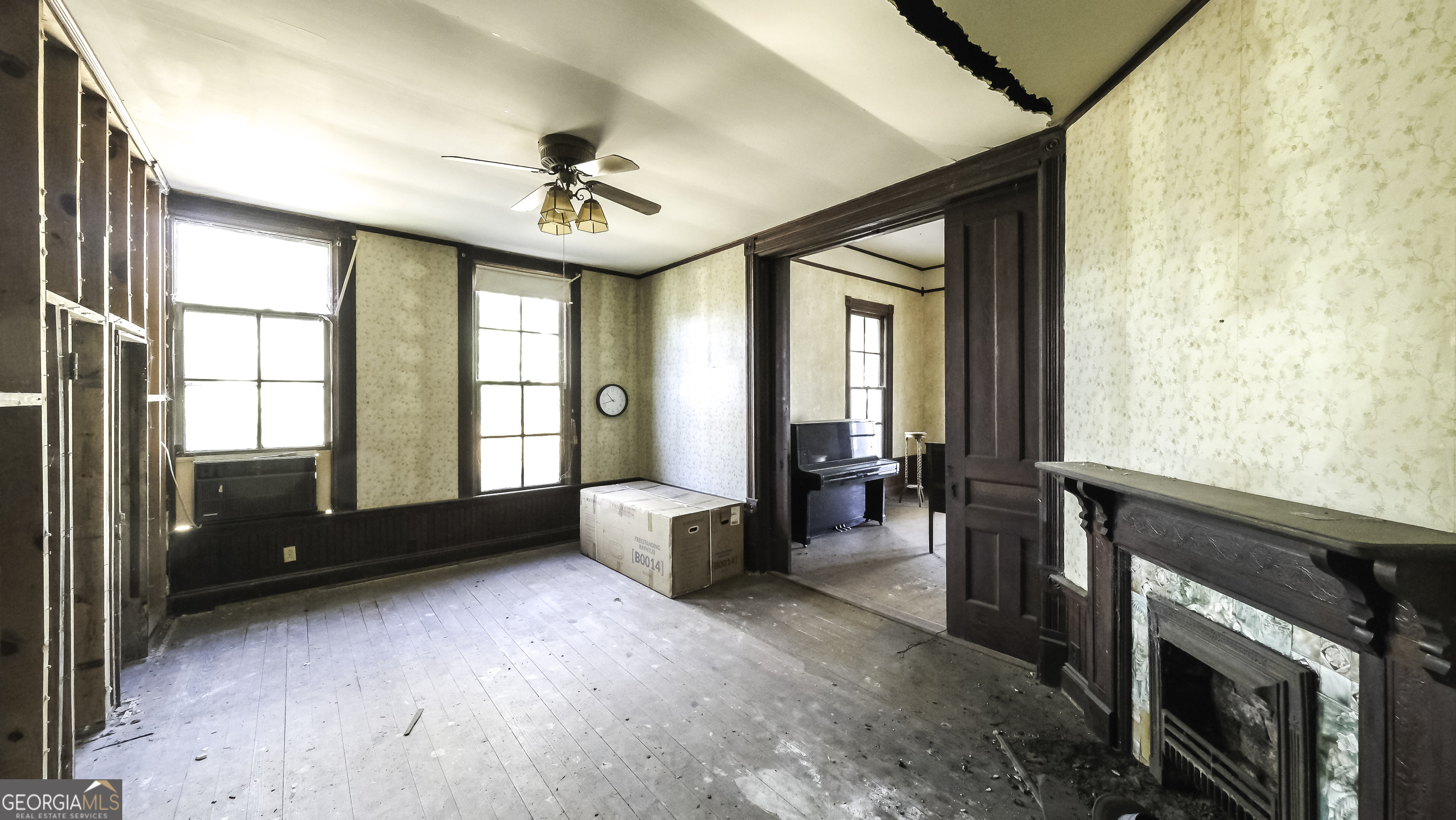 215 West Avenue Property Photo 29